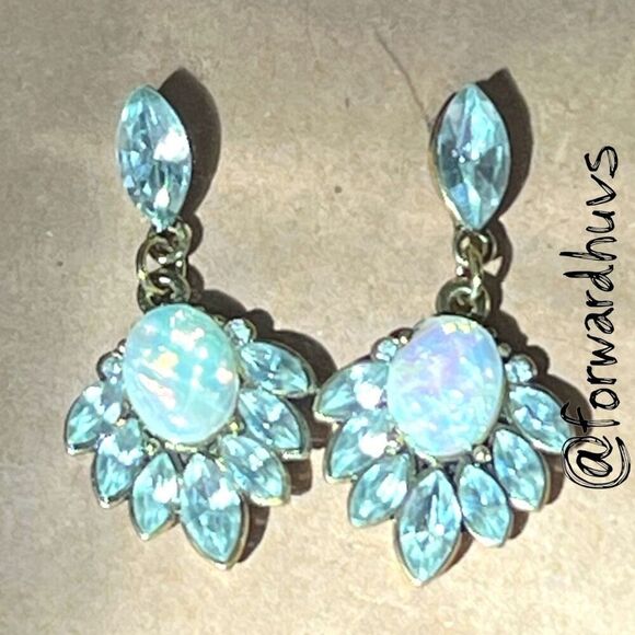 Vintage Pink Opalescent & Clear Rhinestone Fan Earrings - Picture 9 of 10